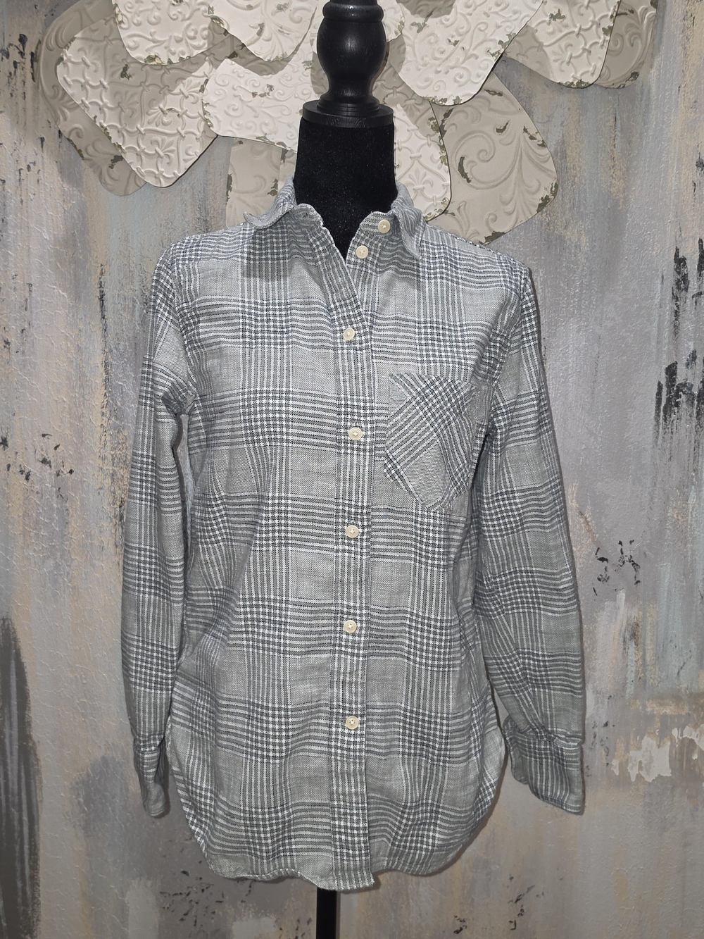 J. Crew Gray Plaid Button-Down Flannel Shirt  Size Small